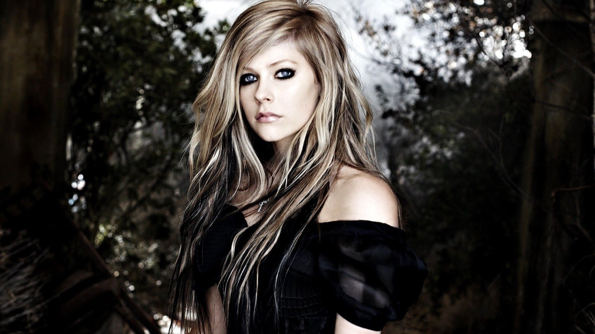 Avril Lavigne Wallpapers On Wallpaperdog