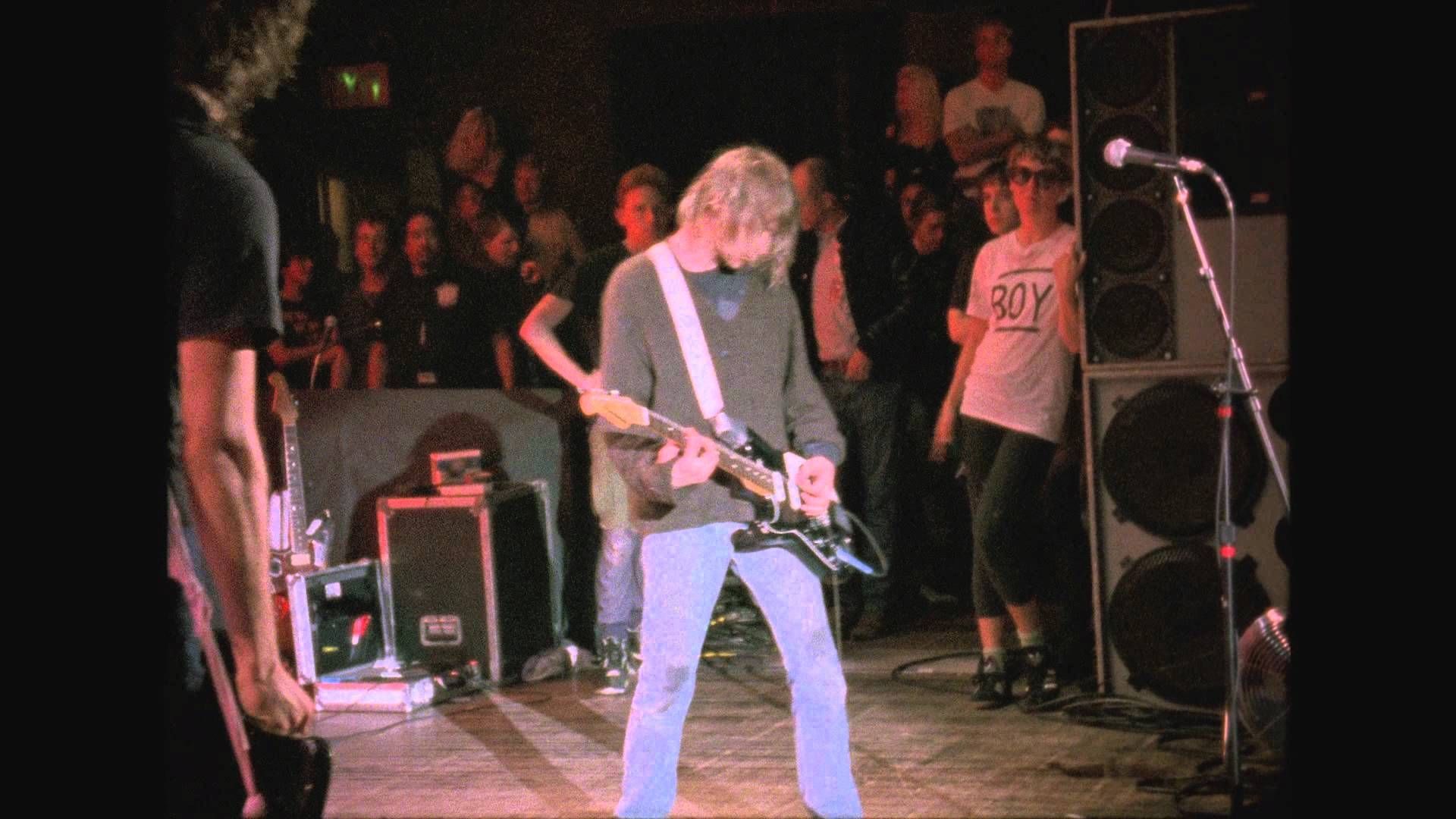 Nirvana territorial. Курт Кобейн 1991. Nirvana концерт 1991. Курт Кобейн 1991 Paramount. Курт Кобейн 1991 концерт.
