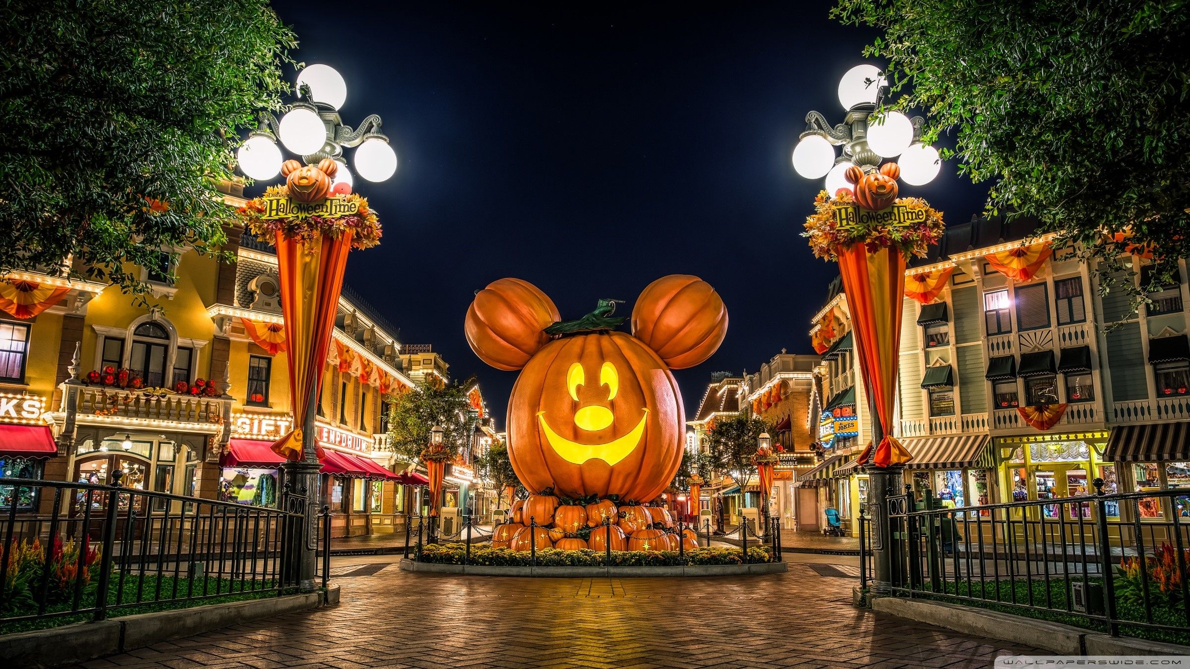 Dazzle my Droid Disney Halloween wallpaper collection Even my