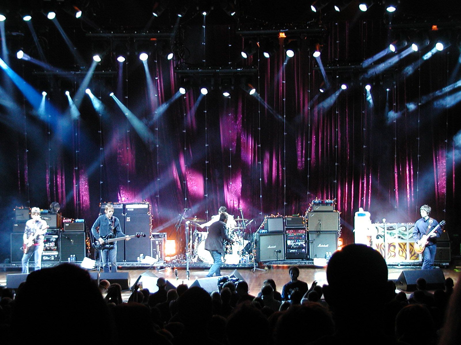 Oasis Concert Wallpapers on WallpaperDog