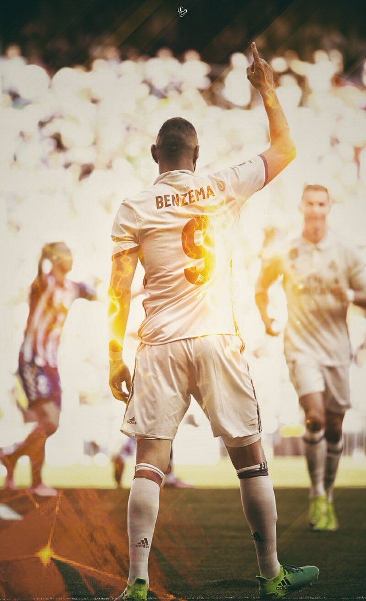 Real Madrids AlgerianFrench striker Karim Benzemas postgoal joy 4K  wallpaper download