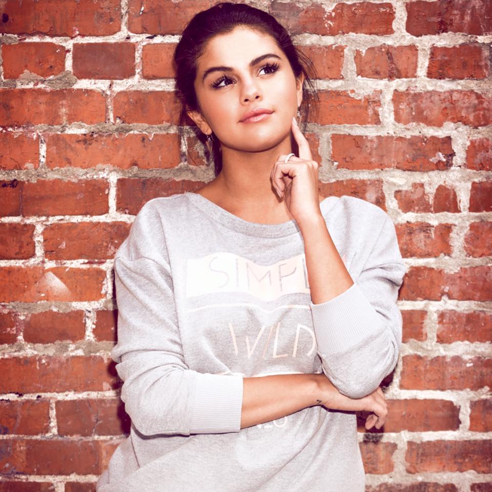Selena Gomez Phone Wallpapers on WallpaperDog