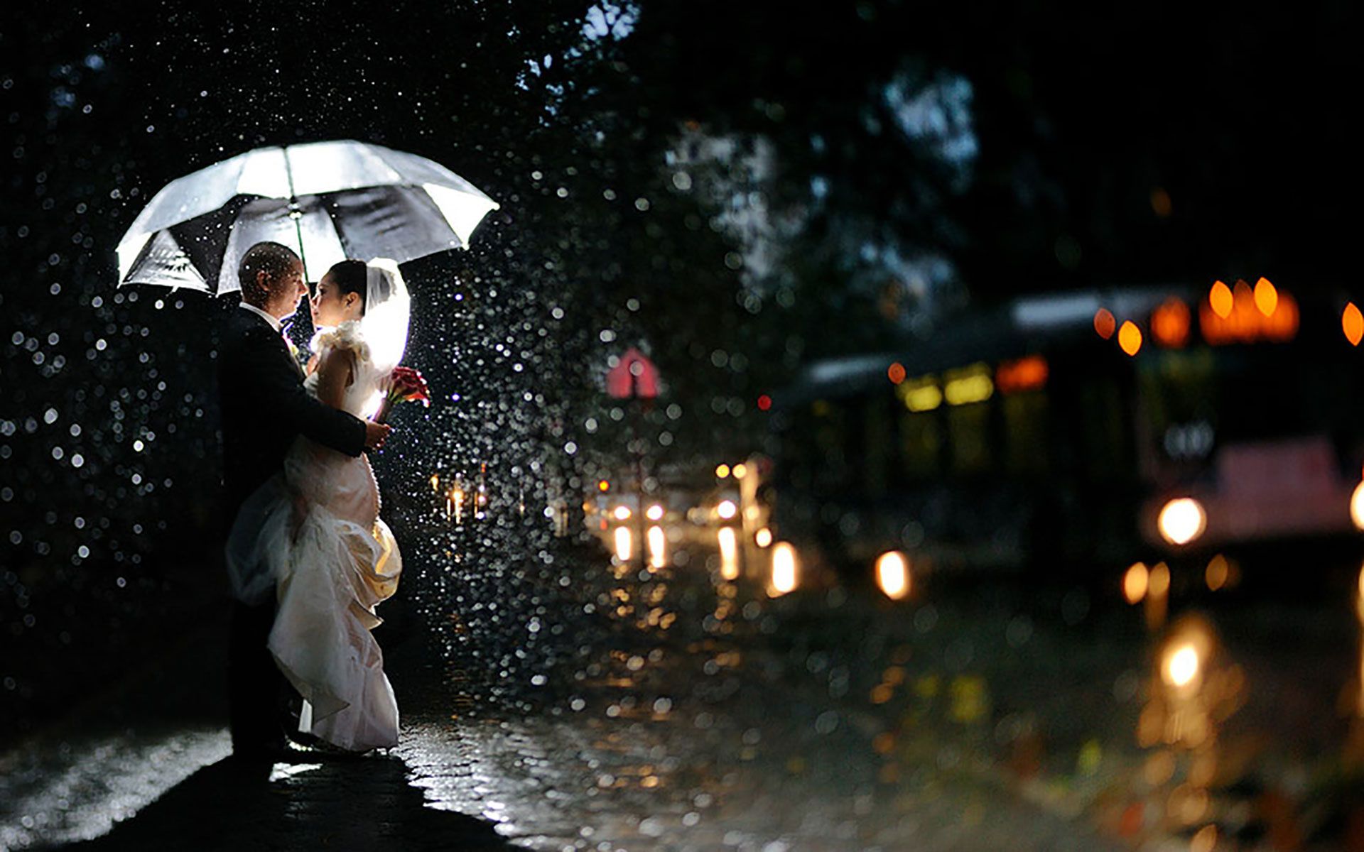Romantic Rain Live Wallpaper APK for Android Download