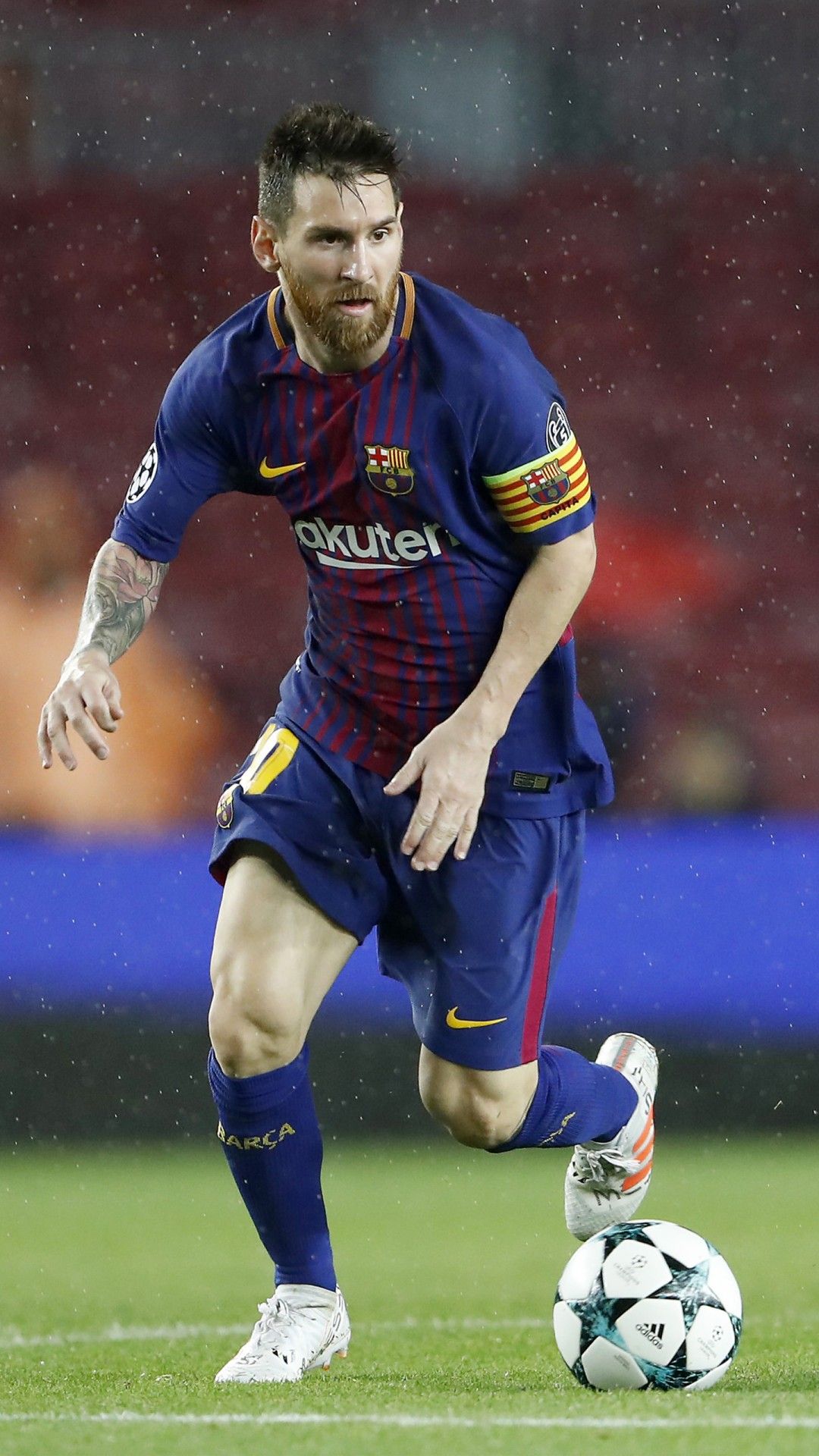 Bạn là fan hâm mộ của Messi? Thì hãy cập nhật những bức ảnh nền HD về chủ đề Messi trên iPhone của mình. Với độ phân giải cao và chất lượng hình ảnh tuyệt vời, bạn sẽ có thể ngắm nhìn Messi trên chiếc điện thoại mà mình yêu thích. Hãy để Messi trở thành người bạn đồng hành đặc biệt của bạn nhé!