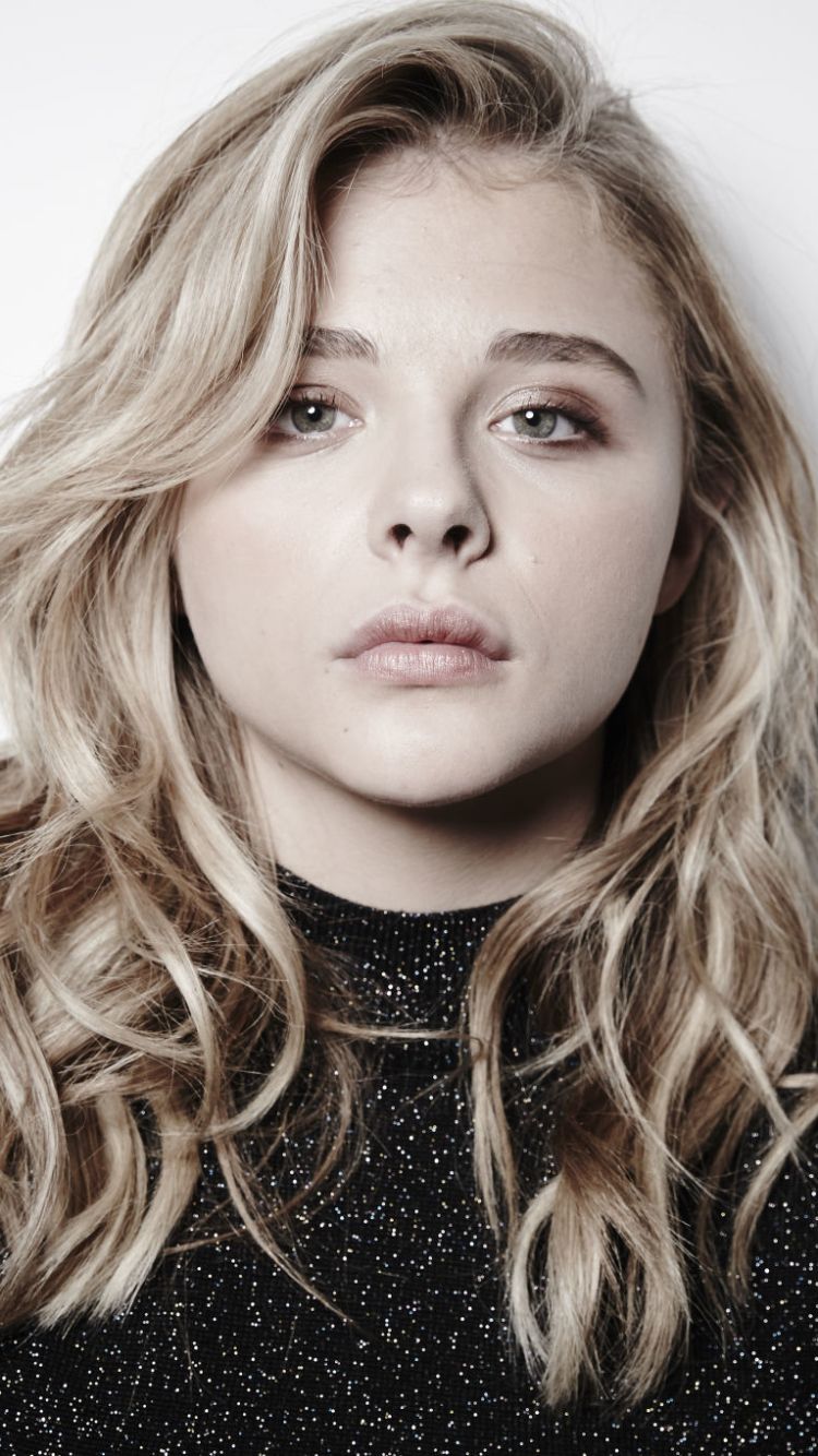 Chloe Moretz Iphone Wallpaper