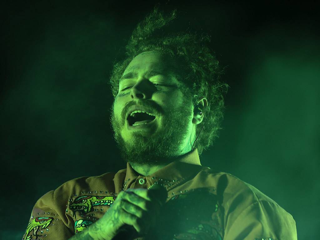 Post Malone On Stage Computer Wallpapers On Wallpaperdog - white iverson song id roblox
