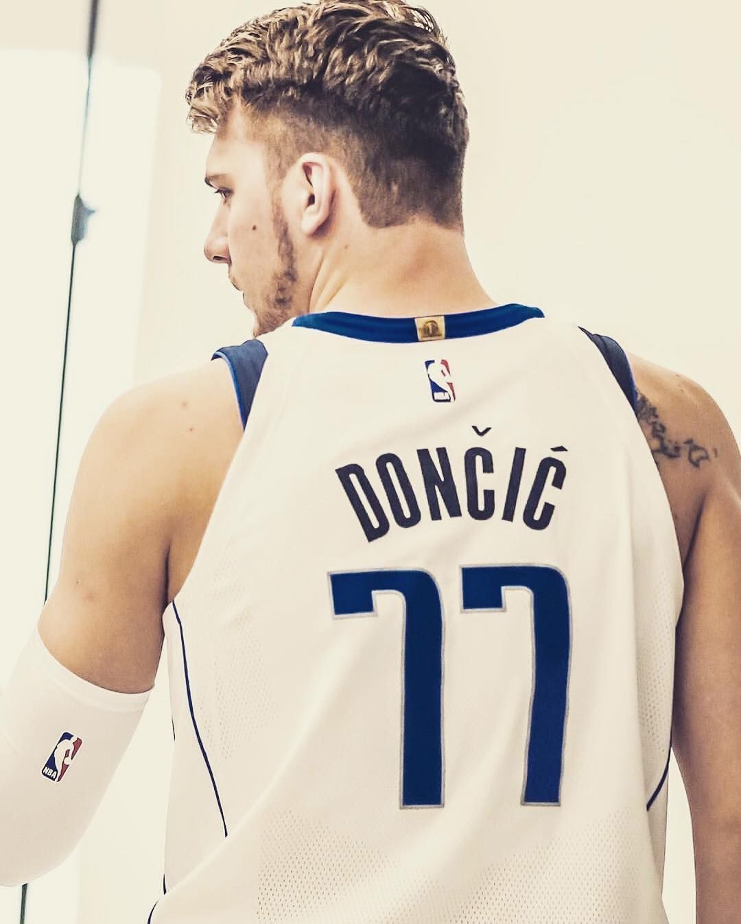 Luka Doncic Dallas Mavericks 2019 2560×1440 Wallpaper