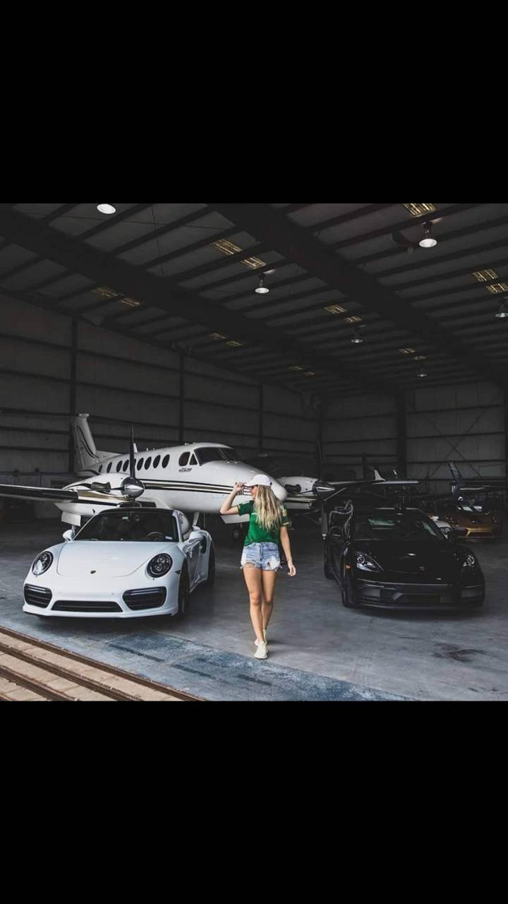 wealthy lifestyle wallpaper