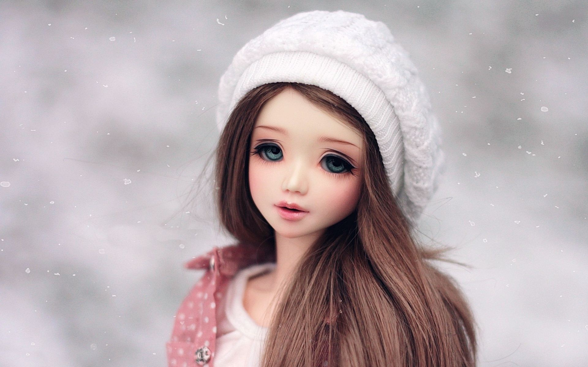 Toy Cap Doll Live Wallpaper - free download