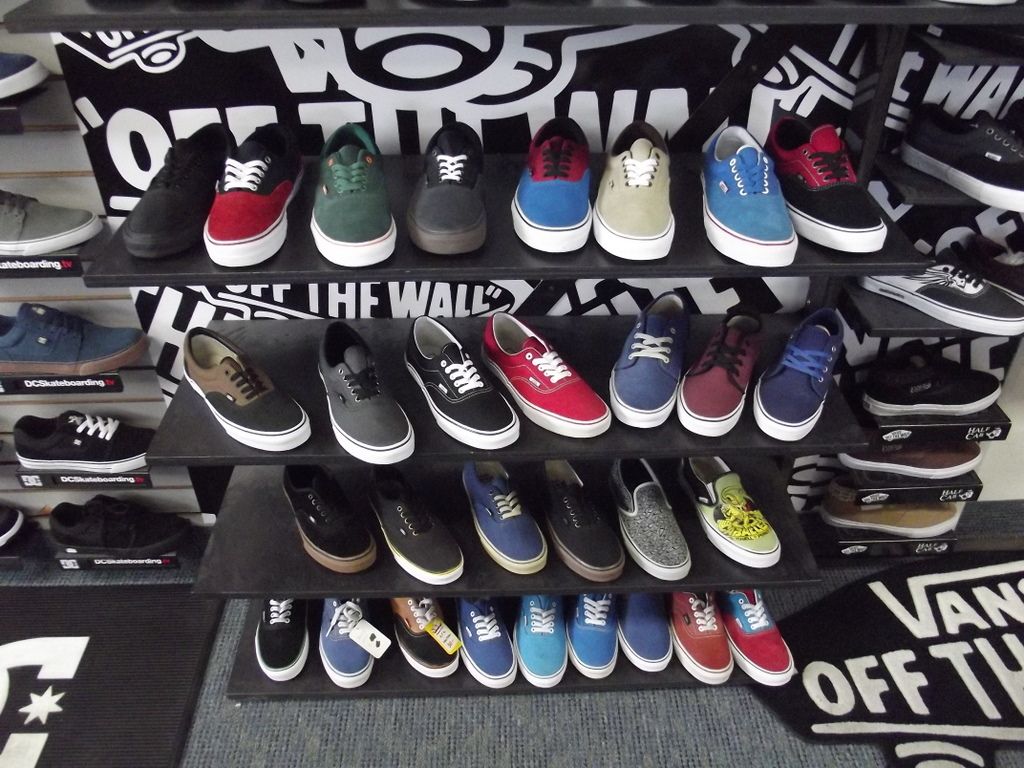 fornuft Planet Tilsyneladende Group of Shoes Vans Wallpapers on WallpaperDog