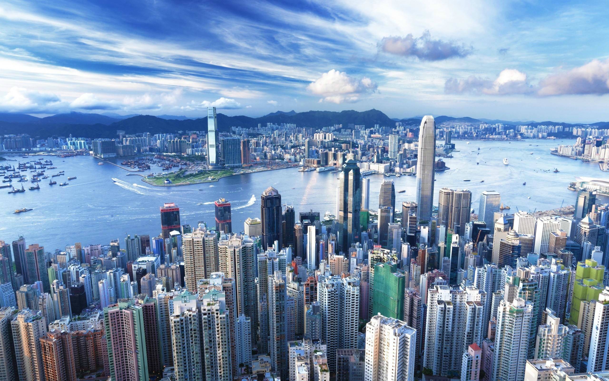 Hãy trang trí cho màn hình của bạn với những hình nền desktop Hong Kong đặc sắc! WallpaperDog cung cấp cho bạn những hình ảnh tuyệt đẹp của thành phố này, từ các tòa nhà cao chọc trời đến tuyến đường buôn bán sầm uất. Điều đó sẽ giúp bạn thư giãn và lấy thêm động lực cho công việc của mình.