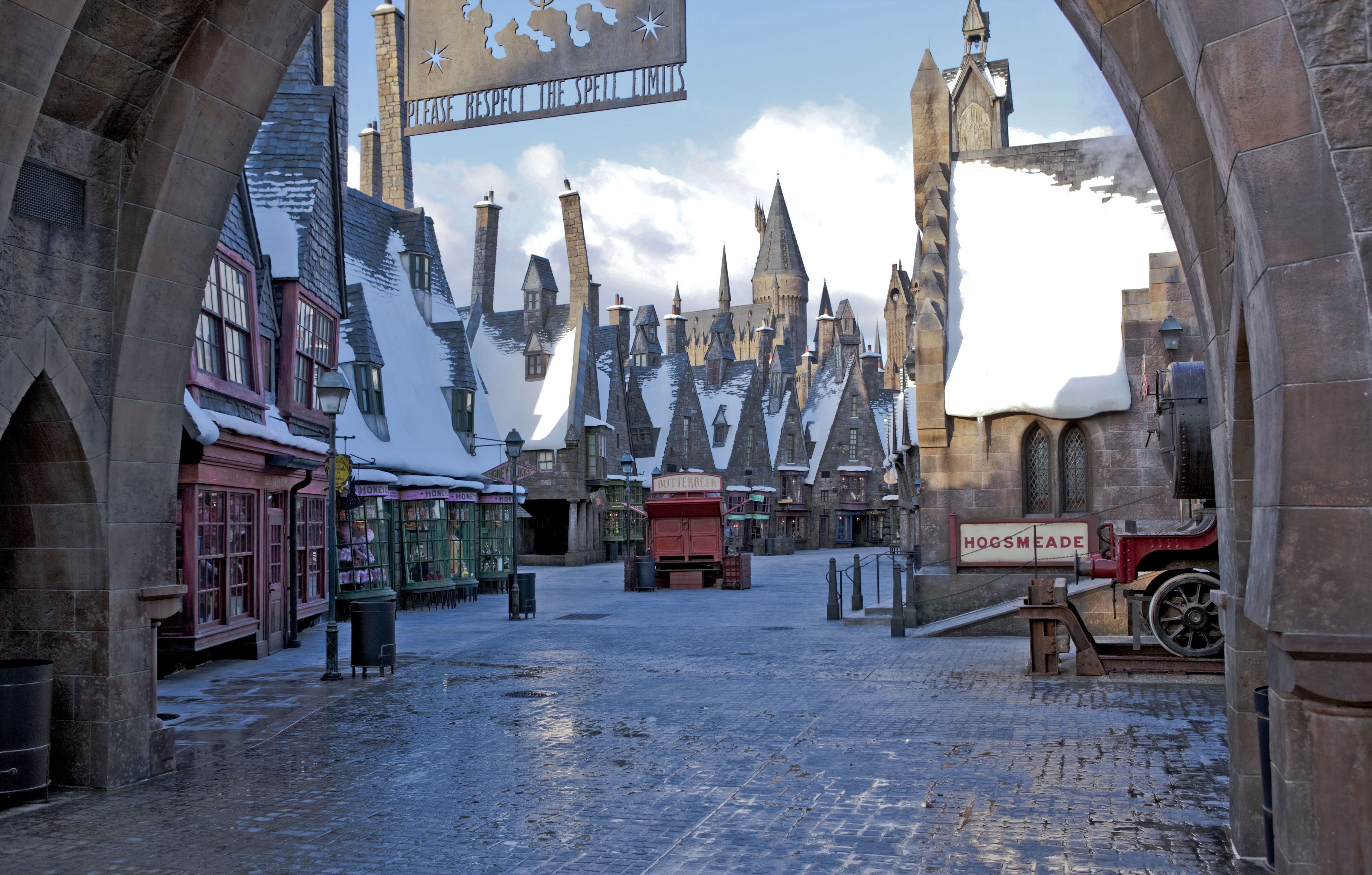 Diagon Alley iPhone Wallpapers.