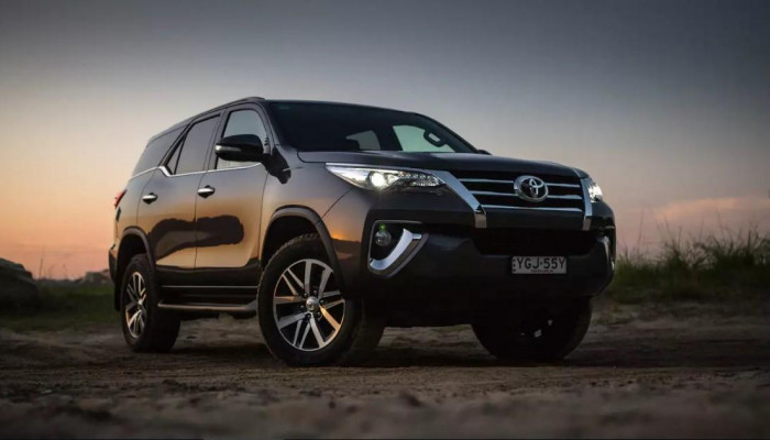 Fortuner Wallpaper