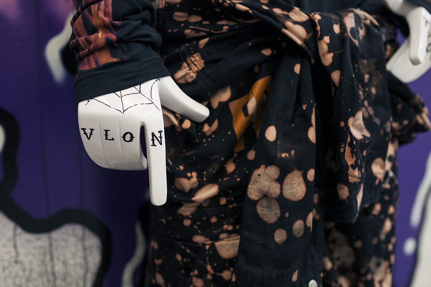 1500x1000 A$AP Rocky & A$AP Bari VLONE Pop-Up store in LA - With OFF-WHITE