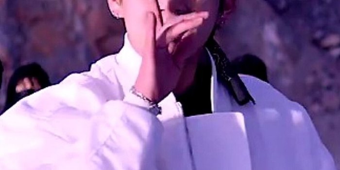 750x1334 Koleksi Wallpaper V Bts Not Today | wallpaper indah