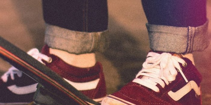 938x1668 Download wallpaper 938x1668 skateboard, legs, sneakers, hobby iphone