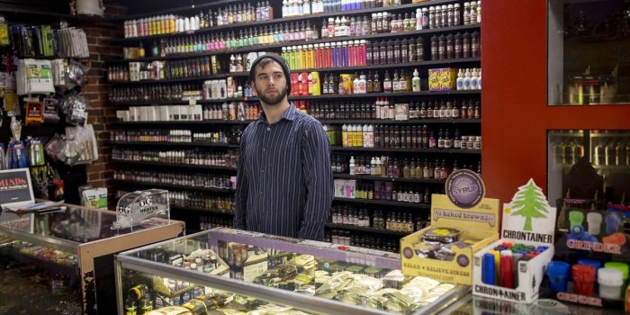 1200x800 Vape stores, e-liquid brands, and mods: inside the vape life