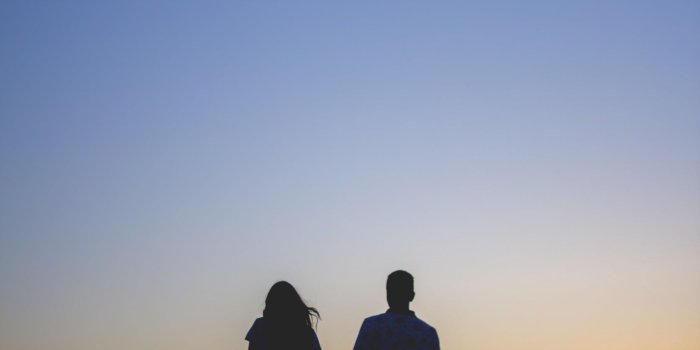 1672x2508 Photo of couple holding hands on high mountain HD wallpaper
