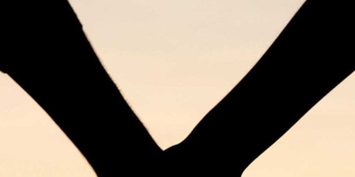 720x1280 Holding Hands Wallpapers - Making-The-Web.com