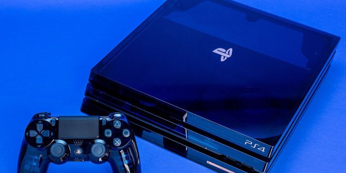 1400x1050 500 Million Limited Edition PS4 Pro detailed in close-up unboxing