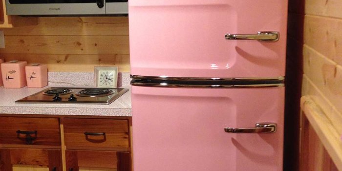 1000x1333 Elizabeth's red and white kitchen and Cath Kidston cowboy wallpaper