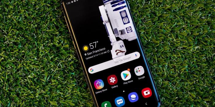 1600x1200 Disney and Pixar Galaxy S10 wallpapers are here. Here's how to get