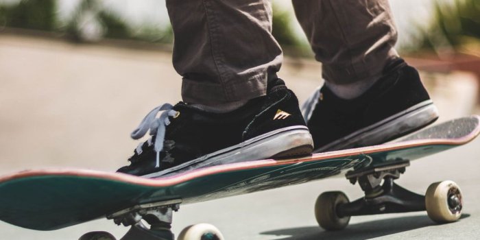 1080x1620 Skater Boy Aesthetic Wallpaper – Free Download Wallpaper