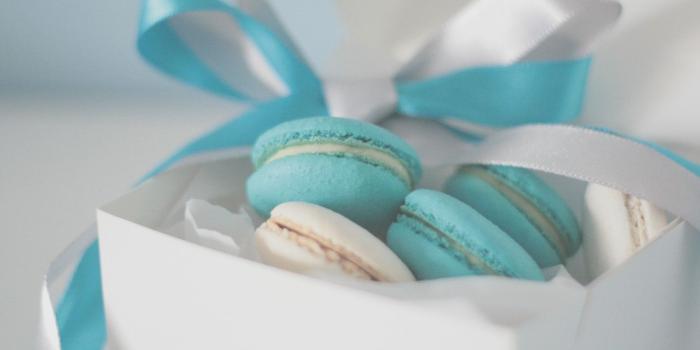1332x850 Macaroon cookies dessert sweet tape wallpaper