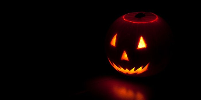 1366x768 Download wallpaper 1366x768 halloween, pumpkin, dark, autumn tablet