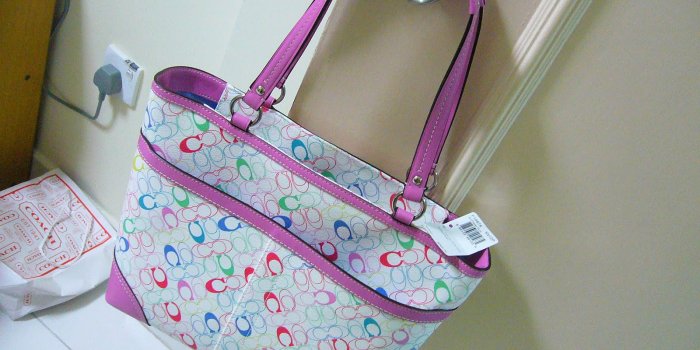 1600x1200 usa coach bag pink wallpaper 620be bbefd