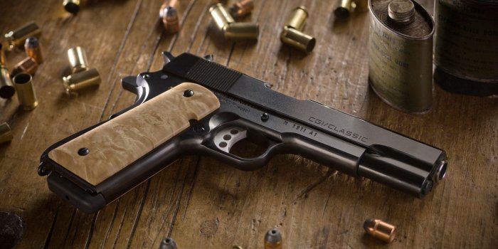 1800x1200 CGI Classic 1911 Pistol Background Wallpaper - HD Wallpapers
