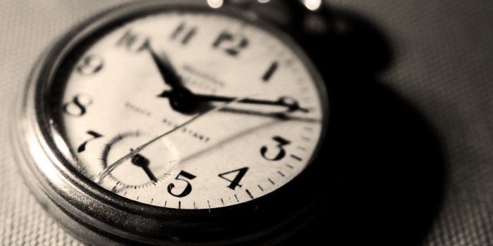 1920x1200 Classic Clock Wallpaper 49498 1920x1200px