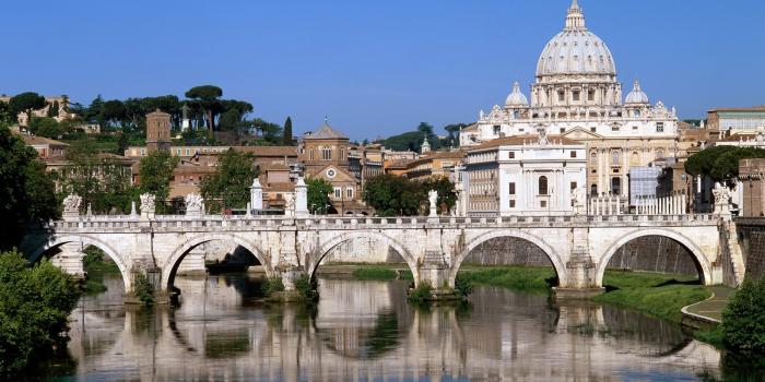 1600x1200 The Vatican Seen Past The Tiber River Rome Italy, Free Desktop