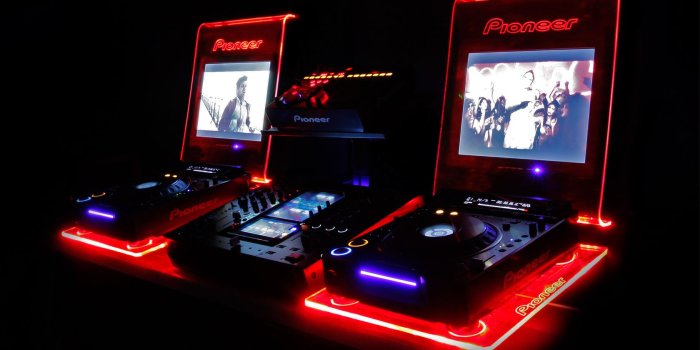 1680x1050 Cool dj wallpapers 3d Gallery