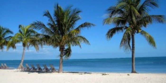 1024x768 Bahamas Tag wallpapers: Bahamas Private White Sand Beach Desolate