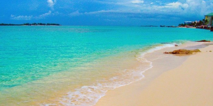 1024x768 Beaches: Blue Nice Up Bahamas Beach Wallpaper 480x800 for HD 16:9