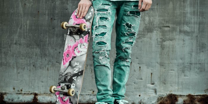 6000x4000 3049674 cliff, dam, denim, desaturated, feet, jeans, lake, shoes