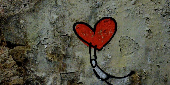 4000x4000 Download wallpaper 4000x4000 wall, graffiti, heart, love, street art