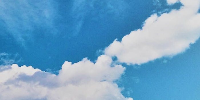 736x1308 12 Blue Wallpapers for your Blue iPhone XR | Preppy Wallpapers