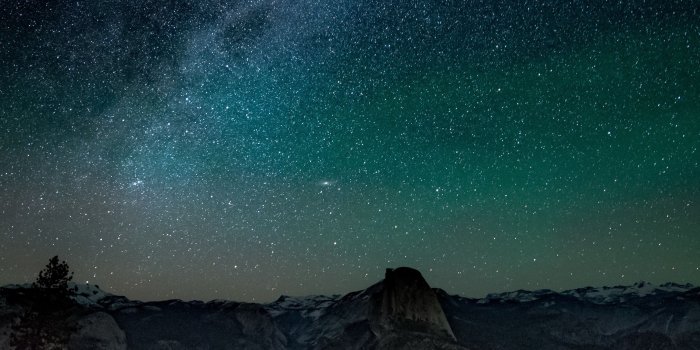 2732x2732 Wallpaper Weekends: Night Sky Over Yosemite for Mac, iPad, iPhone