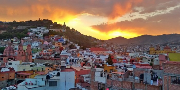 2560x1440 Guanajuato, Mexico [OC] [2560x1440] : sunset