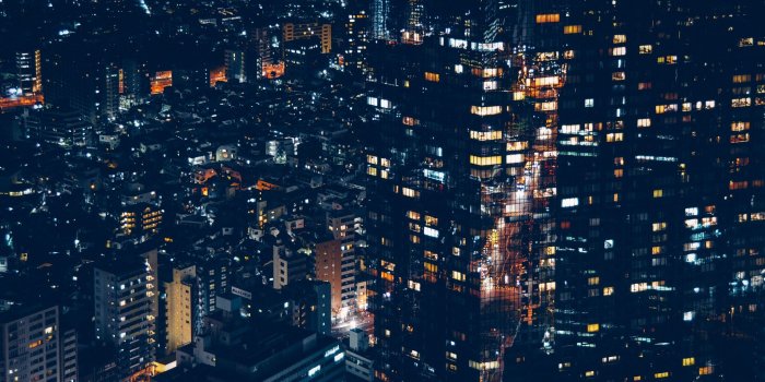 2048x1152 Download wallpaper 2048x1152 minato, japan, night city, buildings