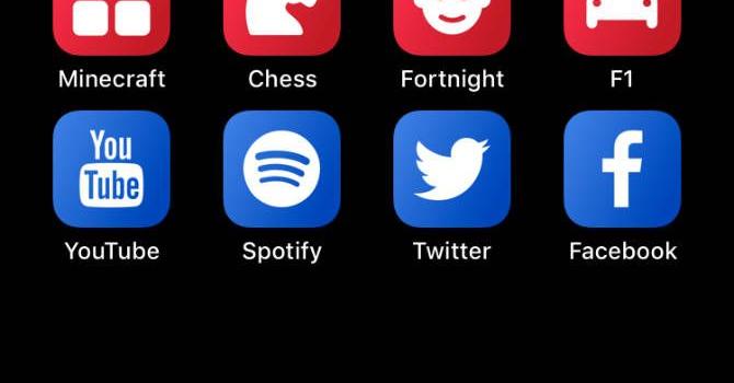 670x1192 12 Creative Layouts to Organize Your iPhone Home Screen