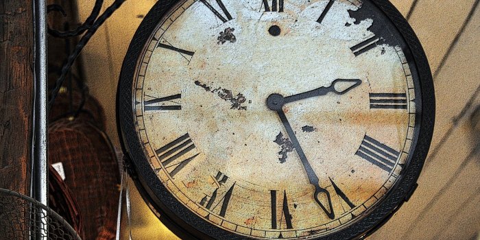 1920x1275 ghost clock wallpaper download full hd free | HD Wallpapers co