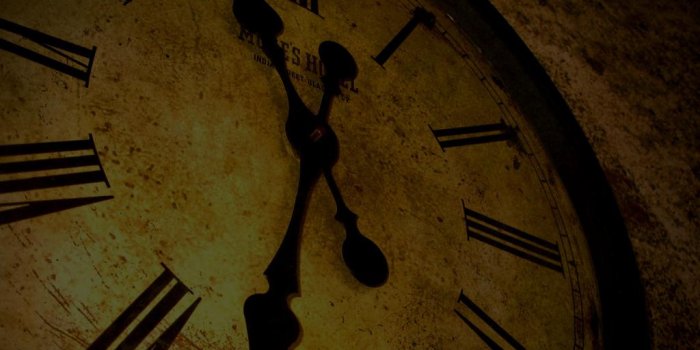 1024x768 Old Clock Wallpaper Stock Illustration Shutterstock 1024x768