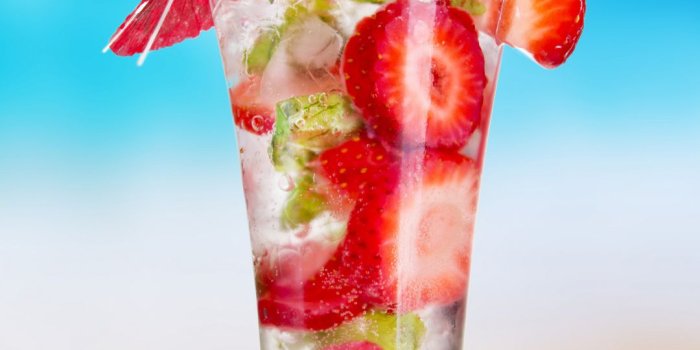 1080x1920 Strawberry Summer Cocktail Beach Starfish Colors Android Wallpaper