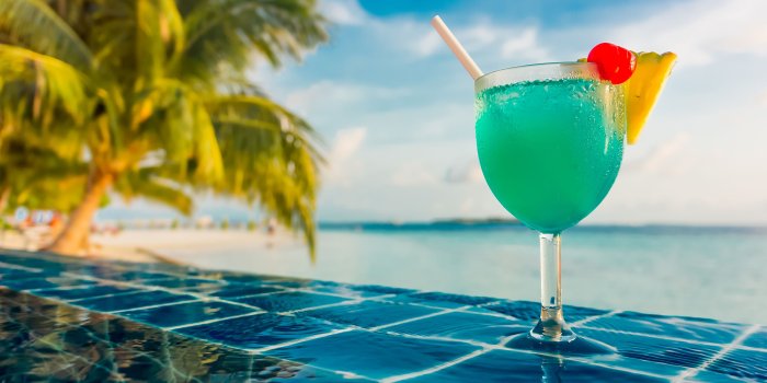 3840x2400 Photos Sea Summer Palms Tropics Food Stemware Cocktail 3840x2400