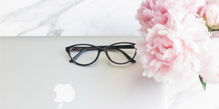 1332x850 Wallpaper flowers, apple, bouquet, glasses, laptop, marble, pink