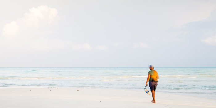 5760x1080 Beach Blue Clouds Gray Men Sand Sea Sunrise White 5760x1080