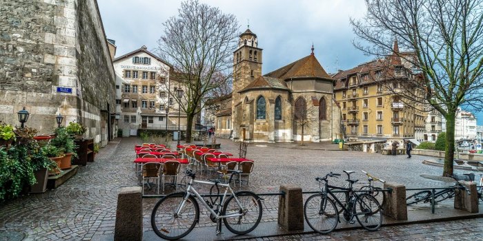 1332x850 Wallpaper the city, street, building, Switzerland, Switzerland